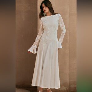 Chic Ivory Floral Lace Long Sleeve Dress